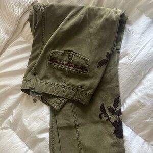NWT SUNDANCE Olive Floral Embroidered Light Weight Cargo Pant